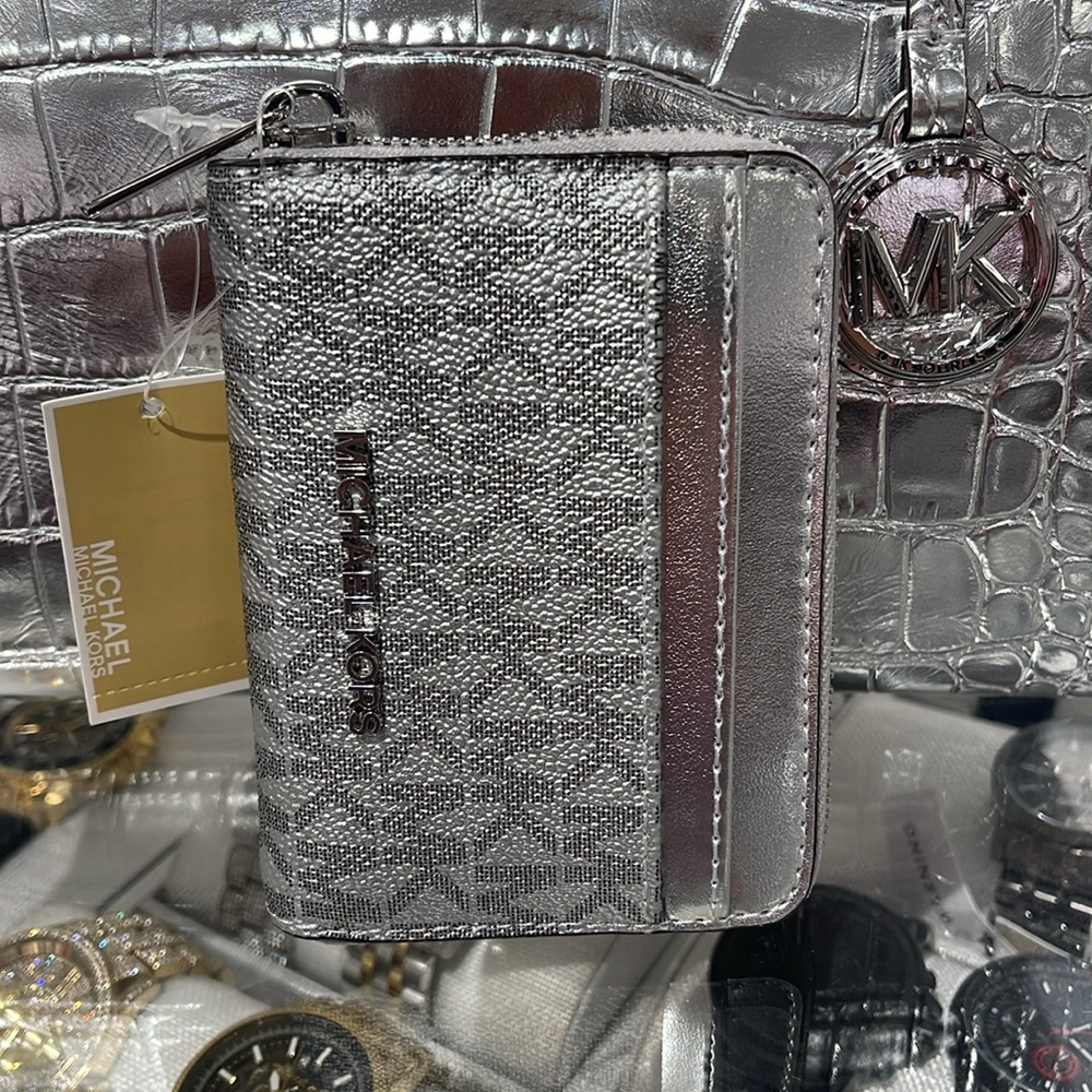 Michael Kors Women Medium Logo Zip Around Card Case Coin Pouch Wallet Silver
NWT - Picture 2 of 16